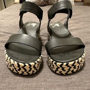 Sorel sandals women’s